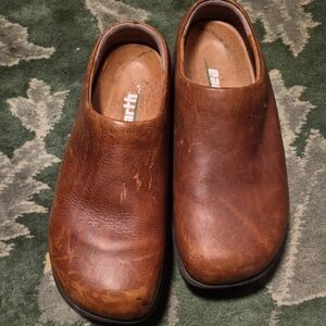 Earth Men's Tan Leather Slip-On Loafers